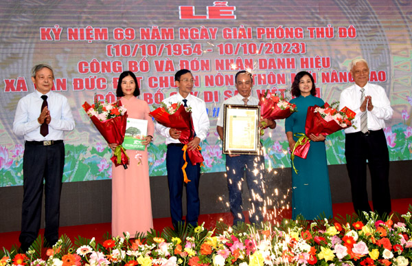 Lễ[-]đón[-]Bằng[-]Công[-]nhân[-]4[-]cây[-]Cây[-]Di[-]sản[-]Việt[-]Nam[-]tại[-]huyện[-]Gia[-]Lâm,[-]Hà[-]Nội
